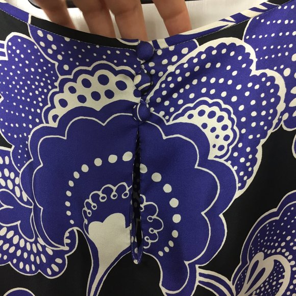 Banana Republic 100% Silk L/S Dress size 4P - Picture 6 of 8